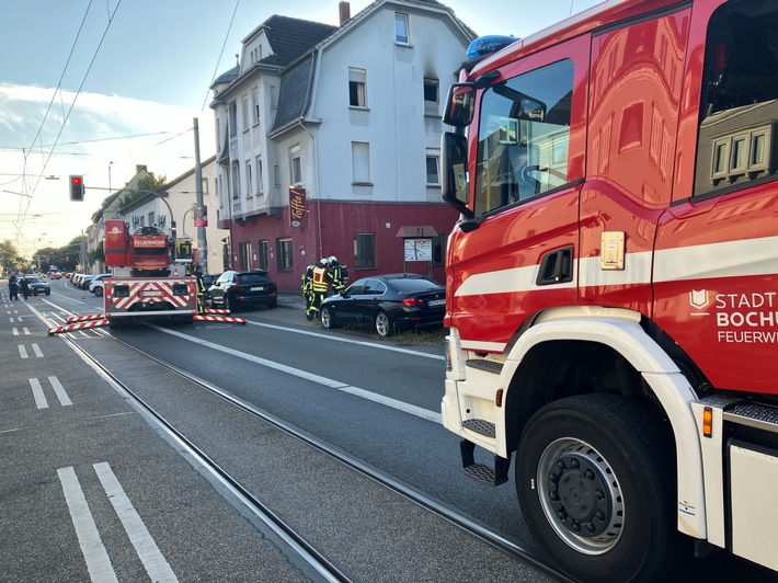 FW-BO: Feuer mit gemeldetem Menschenleben in Gefahr in Bochum Höntrop