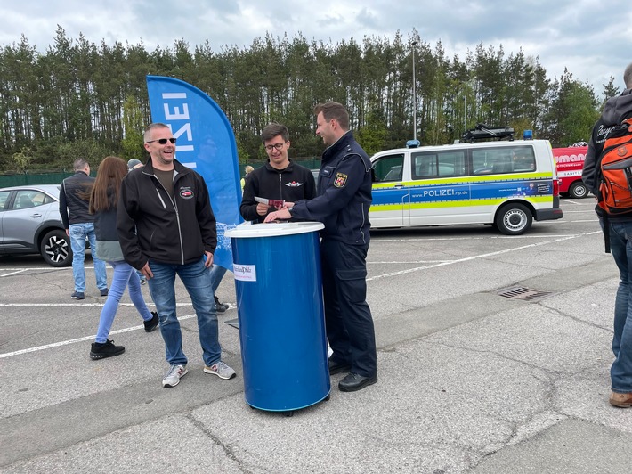 POL-PDKL: Gelungenes Opel Kadett "C" Treffen