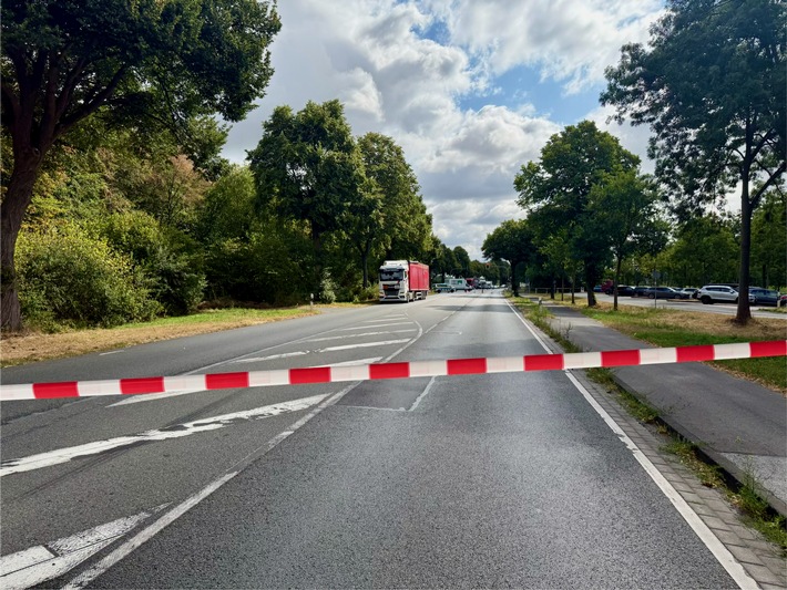 FW Hünxe: Gefahrguteinsatz auf der B 58