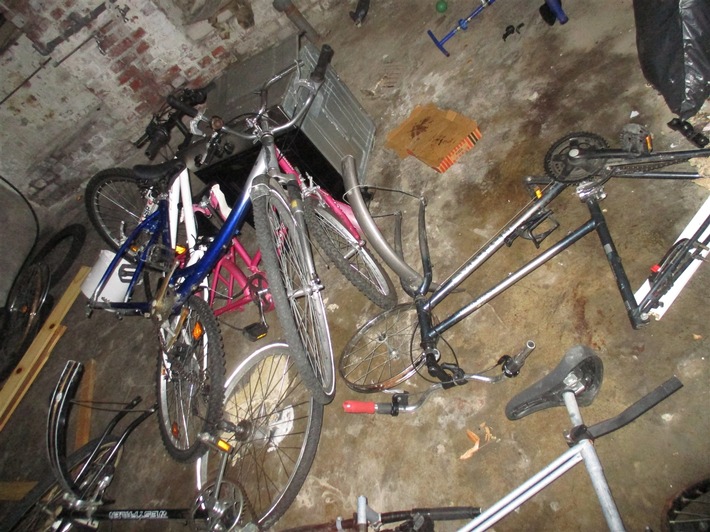 POL-HA: Neunzehn Fahrräder in Haspe sichergestellt