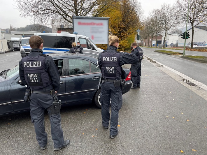 POL-HA: Kontrollen mit Hundertschaft am Bahnhof, Altenhagen und Wehringhausen