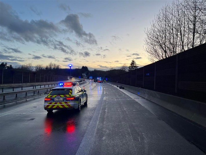 POL-VDKO: Nachtragsmeldung - Verkehrsunfall mit eingeklemmter Person