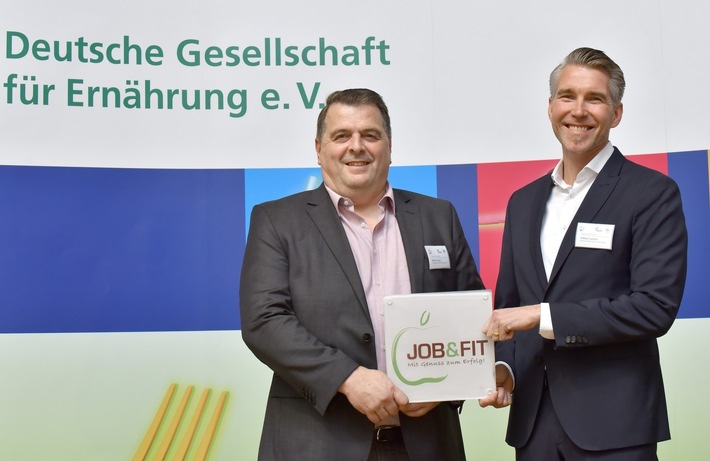 Pressemitteilung - JOB&amp;FIT-Zertifikat für Münsteraner Versicherer