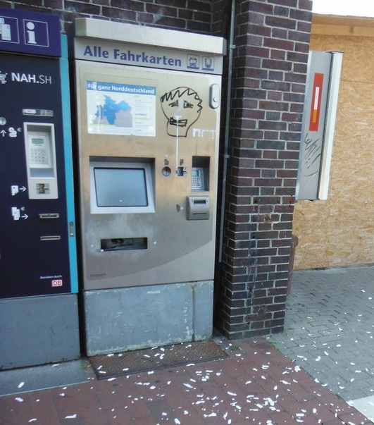 BPOL-FL: Fahrausweisautomat zerstört - Bundespolizei sucht Zeugen