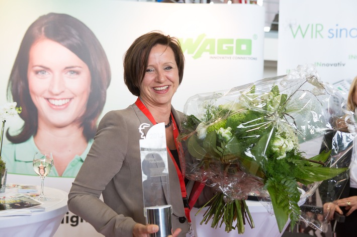 Ingenieurin Nicole Kreie gewinnt internationale Auszeichnung "Engineer Powerwoman 2013" / Neuer Karrierepreis der Hannover Messe / WAGO fördert Frauen mit "Cross Mentoring"-Programm (BILD)