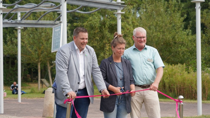 Neuer Barfußpfad an der Dr. Becker Klinik Norddeich eröffnet