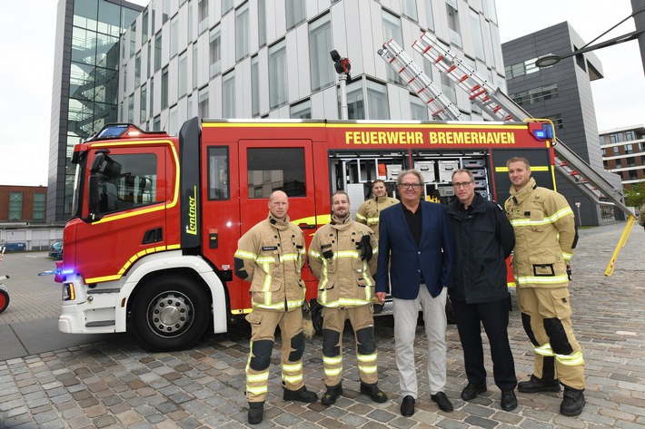 FW Bremerhaven: Erstes neues Löschfahrzeug für die Fuhrparkerneuerung bei der Feuerwehr Bremerhaven