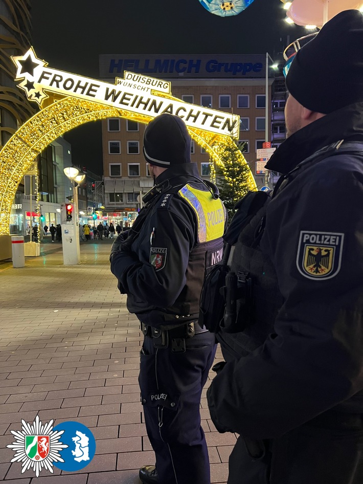 POL-DU: Stadtgebiet: Gemeinsame Schwerpunktkontrolle der Bundespolizeiinspektion Düsseldorf und der Polizei Duisburg: Messerkontrollen auf dem Weihnachtsmarkt