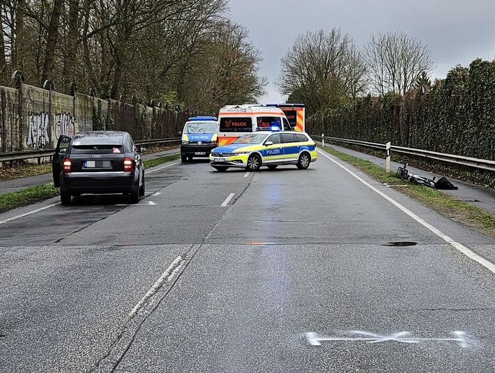 POL-STD: 15-jährige Radfahrerin bei Unfall in Buxtehude schwer verletzt