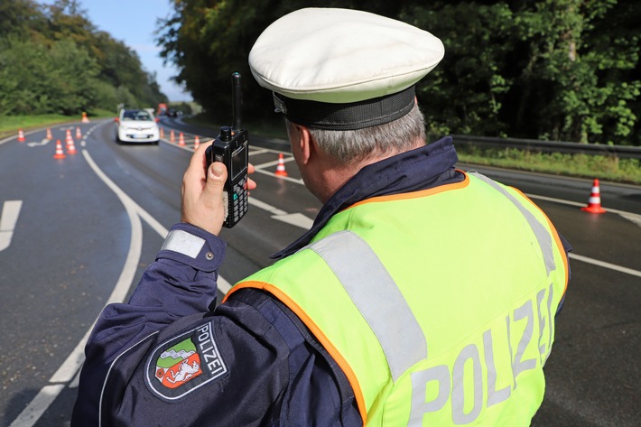 POL-UN: Schwerte - Bilanz eines Schwerpunkteinsatzes: Polizei zieht rumänischen Lkw aus dem Verkehr