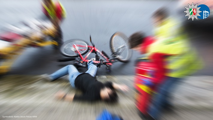 POL-OB: Schwerverletzter Radfahrer nach Verkehrsunfall an Tankstelle - Polizei Oberhausen gibt Präventionstipps