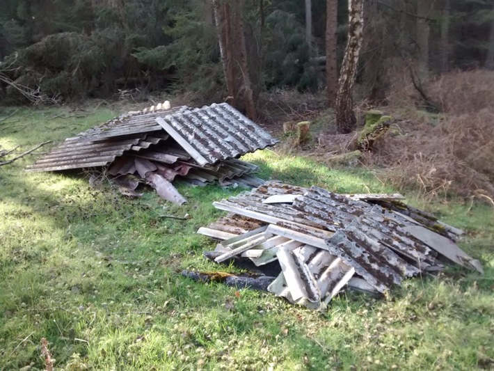 POL-ROW: ++ Eternitplatten im Thörenwald entsorgt ++