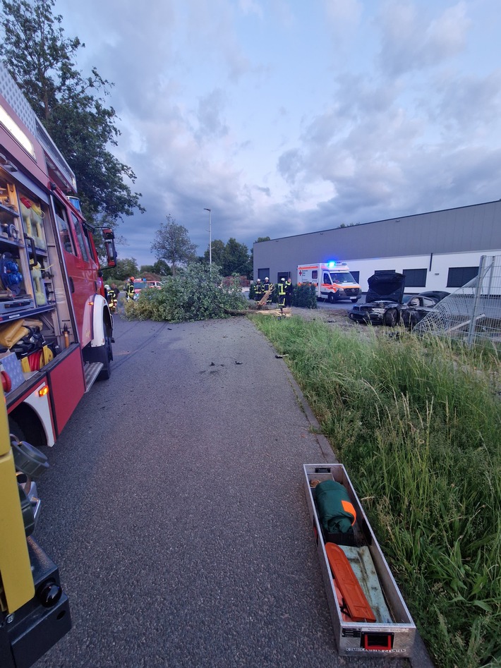 FW Celle: Verkehrsunfall
