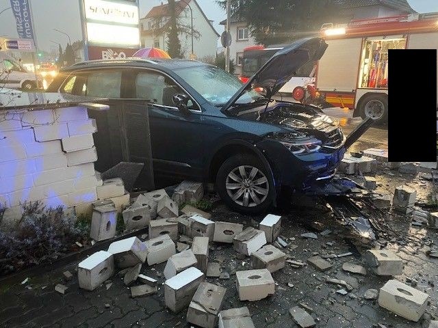 POL-PDLU: Speyer - Zu stark beschleunigt und Unfall gebaut