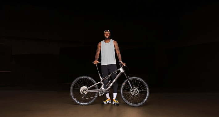 LeBron James und Canyon kollaborieren, um eine neue Generation zum Radfahren zu inspirieren