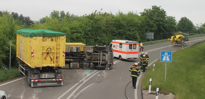 POL-PDNW: Polizeiautobahnstation Ruchheim - Autobahn  650 - Verkehrsunfall mit Lkw an der Autobahnanschlussstelle Maxdorf