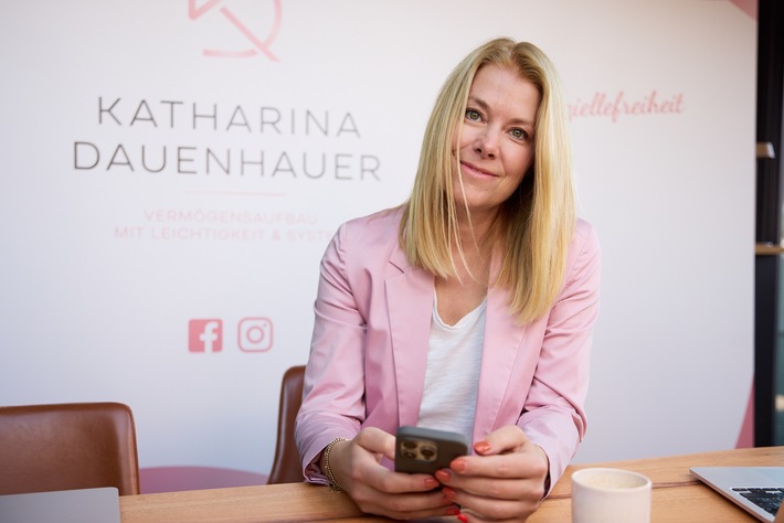 „Jetzt oder nie!“: Katharina Dauenhauer veröffentlicht Finanzratgeber für Frauen ab 45