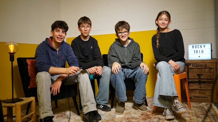Das Rockytrio im Tonstudio. / Weiterer Text über ots und www.presseportal.de/nr/117481 / Die Verwendung dieses Bildes für redaktionelle Zwecke ist unter Beachtung aller mitgeteilten Nutzungsbedingungen zulässig und dann auch honorarfrei. Veröffentlichung ausschließlich mit Bildrechte-Hinweis.