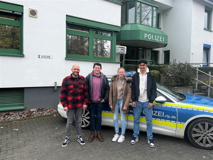 POL-PDNR: Ein bisschen "Polizei-Luft" schnuppern - Schülerpraktikanten bei der Polizei Altenkirchen