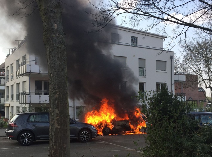 FW-DO: Verletztes Kind bei PKW Brand