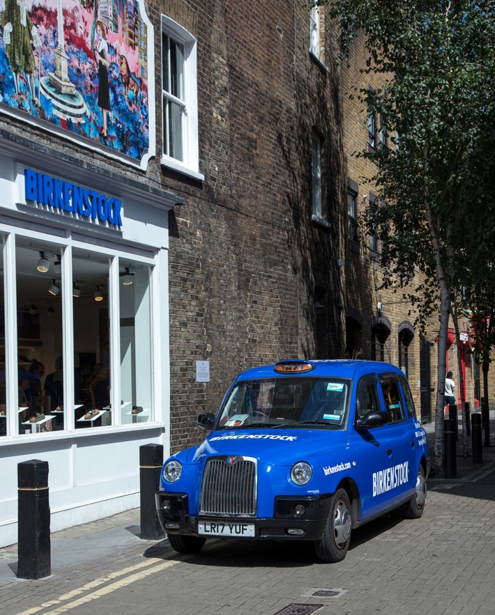 Birkenstock vergrößert seinen Fußabdruck im Herzen der britischen Modemetropole / Neue Stores auf Carnaby Street und im Westfield Shopping Center eröffnet