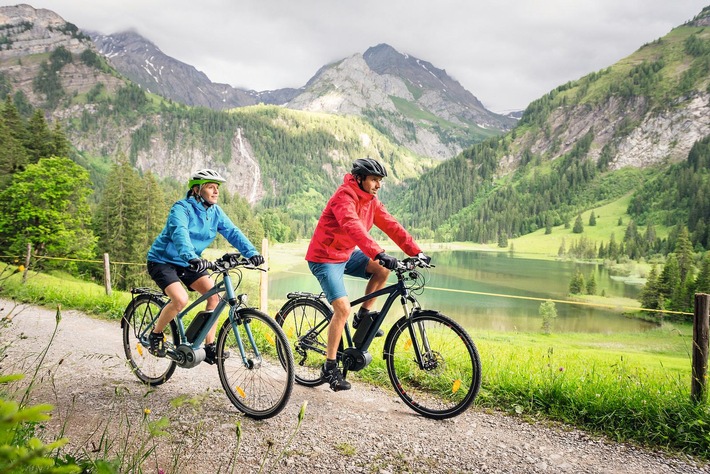Radreisen immer beliebter: Mit dem Leih-Pedelec auf die Schwäbische Alb und durch Südtirol / Bosch eBike Systems fördert zukunftsweisende Tourismus-Projekte