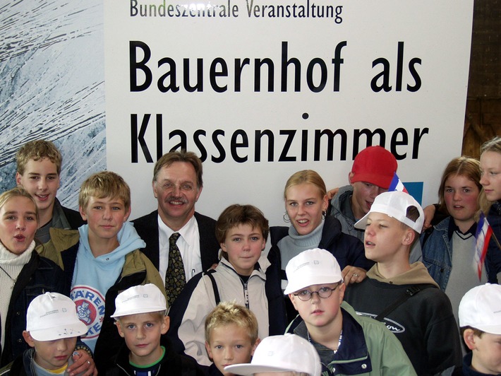 Auftaktveranstaltung zum "Bauernhof als Klassenzimmer" / Sonnleitner: Landwirtschaft bietet realitätsbezogenen Anschauungsunterricht