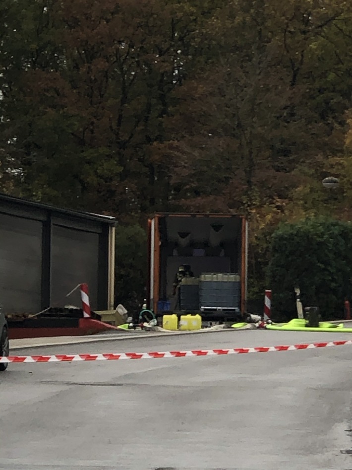 FW-EN: Wetter - Acht Stundeneinsatz im Gewerbegebiet "Am Nielande" (Abschlussmeldung)