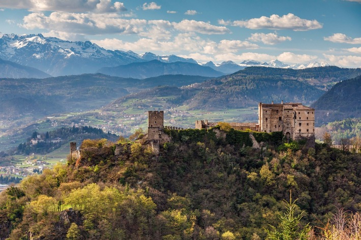 Sommer im Trentino: Touren von Schloss zu Schloss