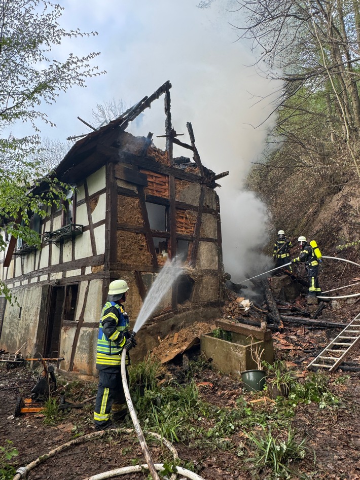 FW-OG: Gebäudebrand in Zell-Weierbach - Eine Person verstorben.