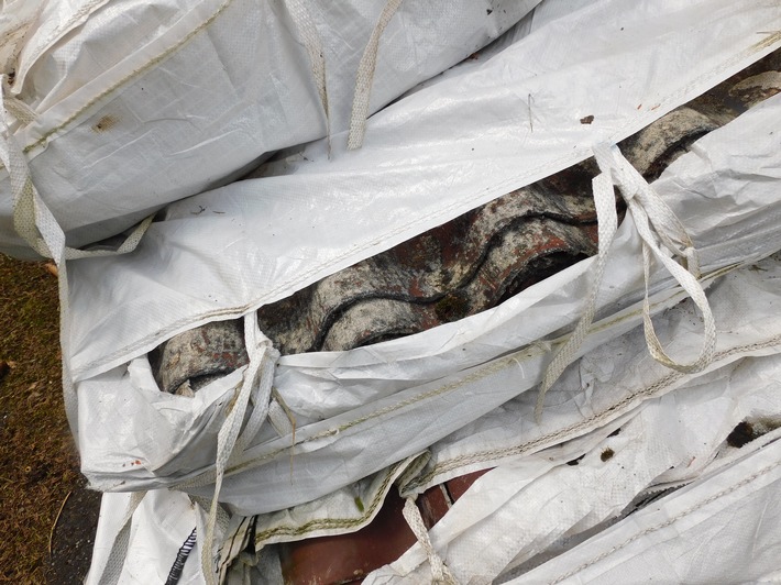 POL-PDMT: Illegale Müllentsorgung/Große Menge Asbest Dachplatten