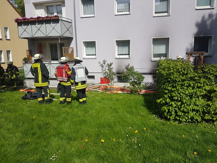 FW-DO: 27.04.2018 - Feuer in der Dortmunder Gartenstadt
Kellerbrand im Mehrfamilienhaus