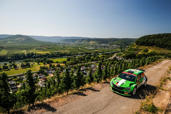 Rallye Deutschland: SKODA AUTO Deutschland Pilot Kreim als Dritter in der WRC 2 auf Podestkurs (FOTO)