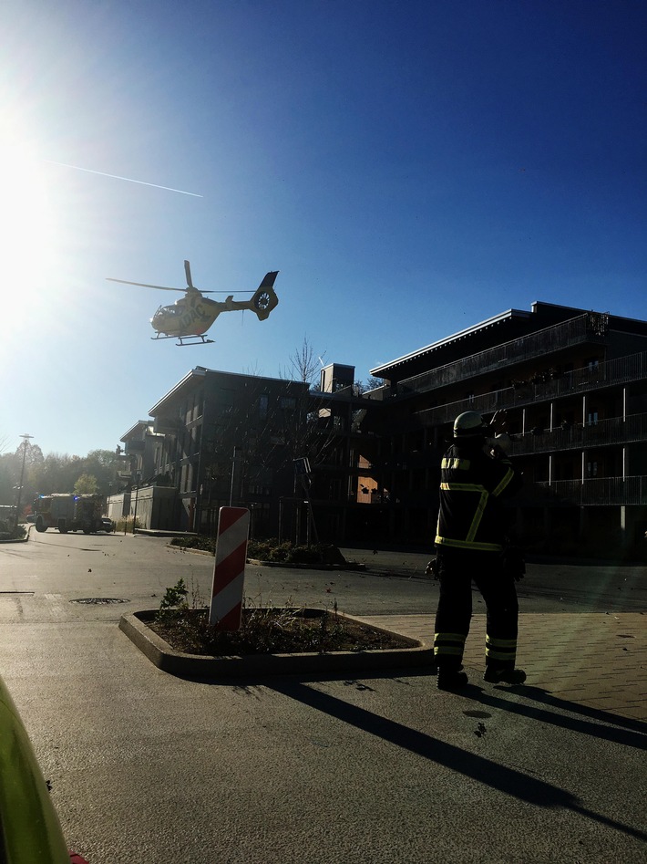 FW-EN: Baustellenunfall - Christoph 8 landete auf der Walter Freitag Straße