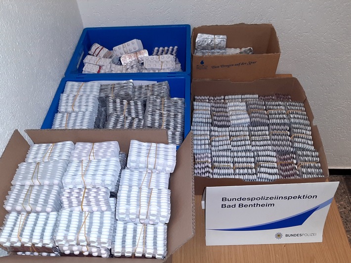 BPOL-BadBentheim: Rund 23.500 rezeptpflichtige Schmerztabletten sichergestellt
