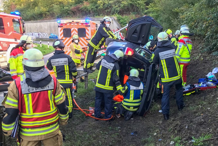 FW-BO: Verkehrsunfall in der Autobahnauffahrt zur A448 fordert zwei Verletzte