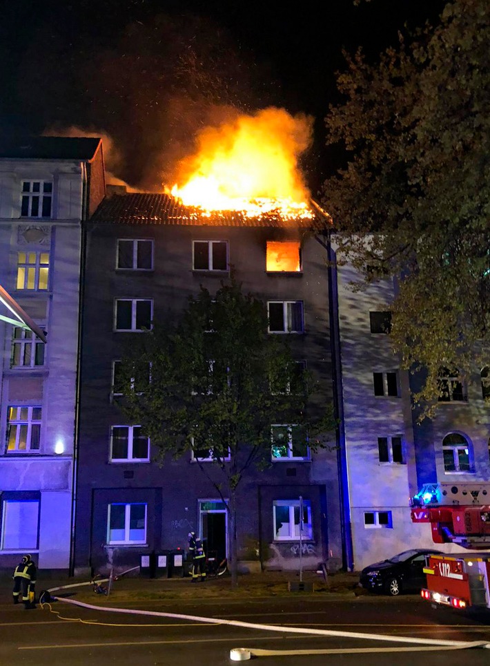FW-DO: Dachstuhlbrand eines leerstehenden Wohnhauses