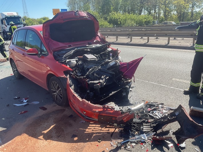 FW-DO: Verkehrsunfall mit drei PKW auf der B236