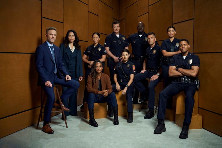 "The Rookie"- Fans aufgepasst: Nathan Fillion und das LAPD gehen ab 9. Januar 2026 exklusiv bei Sky und WOW in die achte Staffel