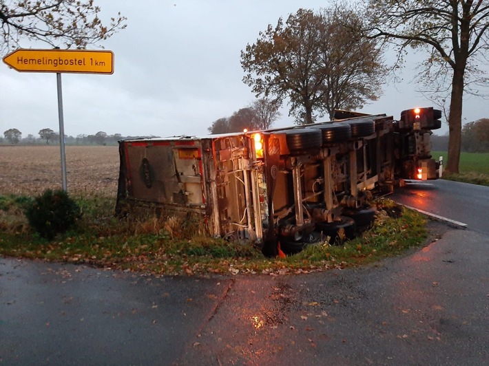 POL-STD: 40-Tonner mit Kartoffelladung kippt auf die Seite - Landesstraße zeitweise voll gesperrt, Einbruch in Buxtehude, Dieseldiebe in Engelschoff