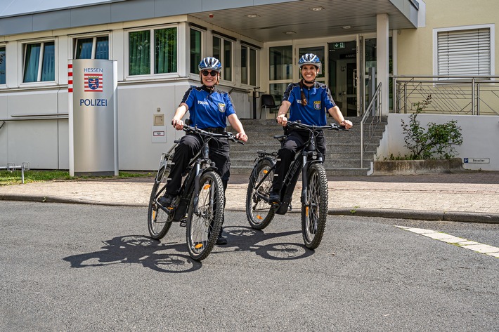 POL-WE: Wir strampeln uns für euch ab ! Die Einstellungsberater der Polizei Mittelhessen auf Tour