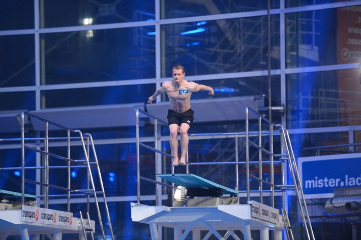 Olympische Spiele in München: Britta Heidemann, Fabian Hambüchen und Jonas Reckermann springen vom Turm