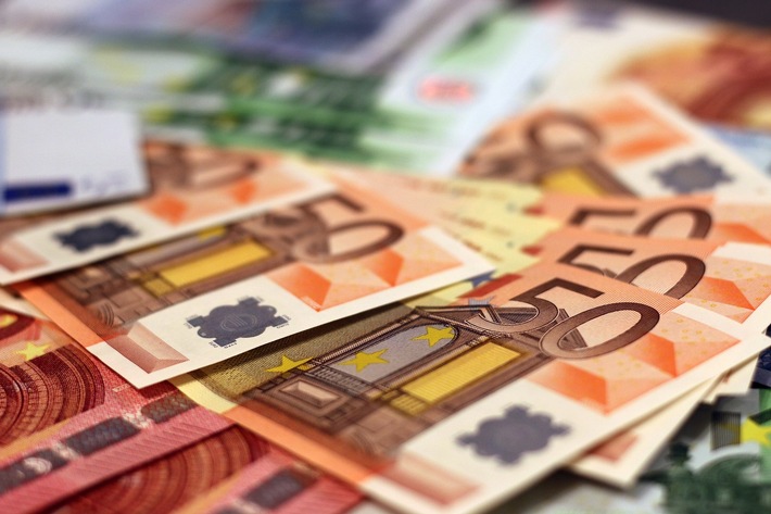POL-CE: Mann findet 500 EUR in Commerzbank und übergibt sie der Polizei - Eigentümer gesucht!