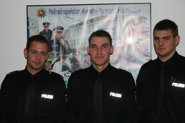 POL-HM: Studenten im Praktikum bei der Polizeiinspektion Hameln-Pyrmont/Holzminden / Polizei informiert über Ausbildung und Studium / Bewerbungsschluß für 2009 Ende Januar