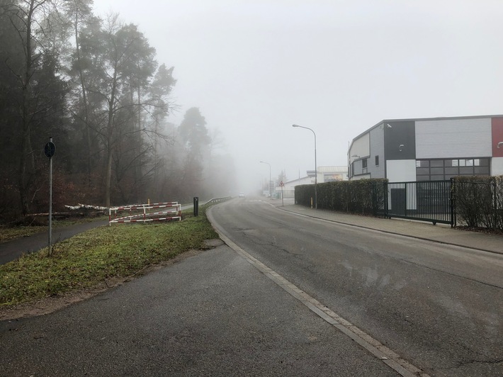 POL-PDLD: Herxheim, Am Kleinwald, 19.12.2019 11:30 Uhr - 13:15 Uhr Viel Nebel, wenig Licht