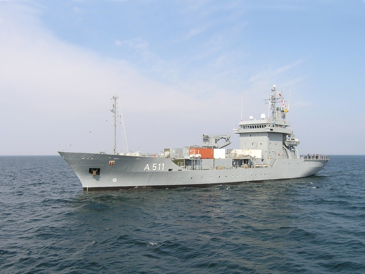Tender Elbe koppelt mit Nato-Verband
Der Tender Elbe wird das Flaggschiff des Einsatzverbandes sein