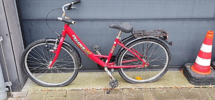 POL-WHV: Fahrräder in Wilhelmshaven sichergestellt - Eigentümer bzw. Zeugen gesucht (mit Fotos)