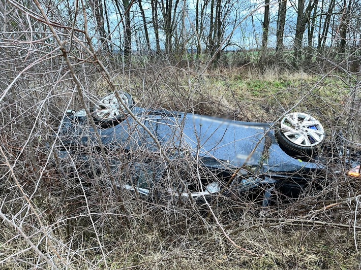 API-TH: Pkw überschlägt sich mehrfach