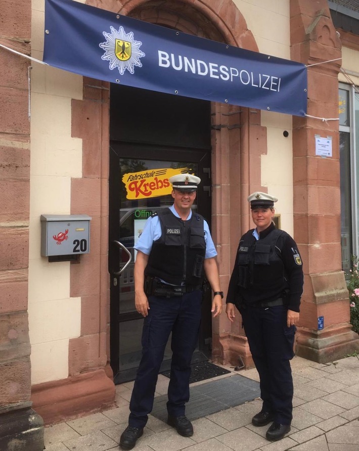 BPOL-KS: Hessentag 2019 in Bad Hersfeld

"Bundespolizei Kassel geht mit Hessentagswache an den Start!"