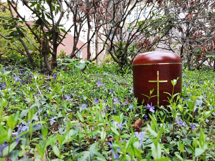 Neue Bestattungsart für Zuhause: mymoria startet Balkon-Bestattungen